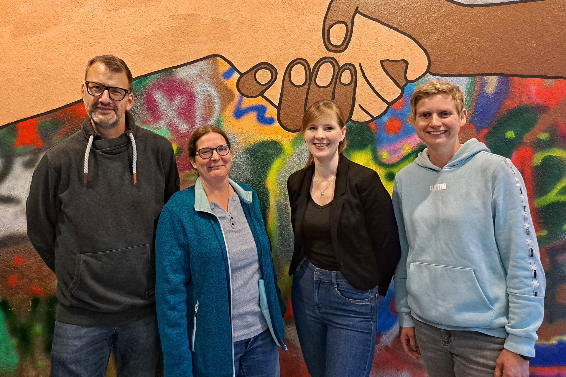 Jörg Preukschat (Kassenwart), Henrike Hoegen (2. Vorsitzende), Julia Völkerink (1. Vorsit-zende) und Beate Kleine-Lambers (Schriftführerin)